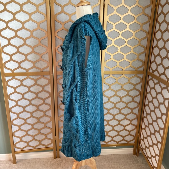 Teal Cableknit Sweater Vest - Picture 3 of 13